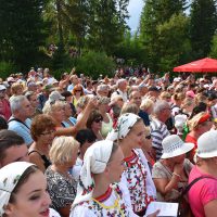 Lúčnica v Tatrách - Spievanie pri Štrbskom plese. Foto: Pavol Harum
